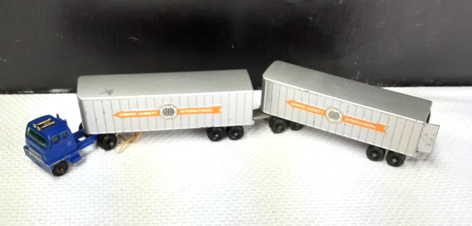 1962 Lesney Major Pack No 9 Hendrickson Tractor - Double Freighter - Image 2 of 4