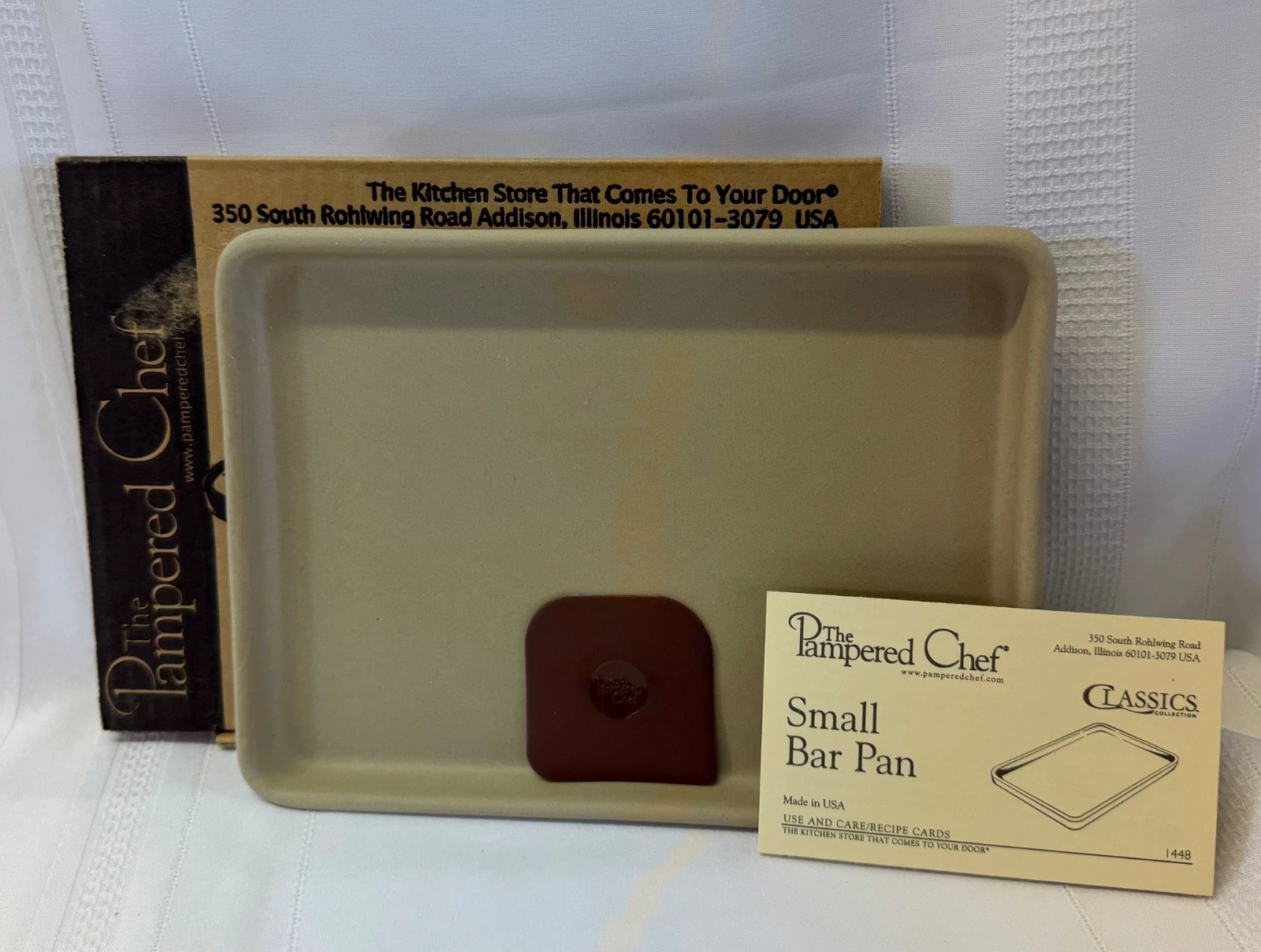 Pampered Chef Small Bar Pan Classic Family Heritage Stoneware #1448 with Scraper