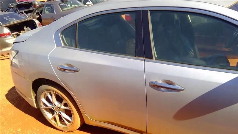 Puerta trasera derecha pasajero compatible con Nissan Máxima 09-14 OEM Foto 2 de 4