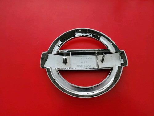 NISSAN QUEST 2004-2009 MALETERO TRASERO CROMO EMBLEMA LOGOTIPO INSIGNIA SÍMBOLO USADO FABRICANTE DE EQUIPOS ORIGINALES 2004 - Imagen 4 de 4