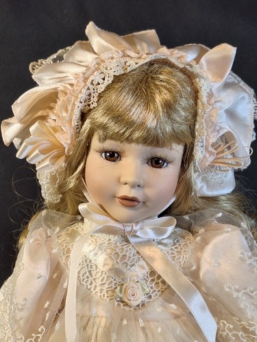 VTG Seymour Mann Connoisseur Collection "Cathy" Doll 18" MWT (Nana's) - Image 1