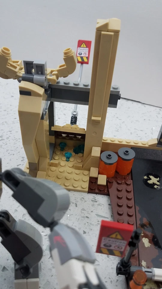 ❤️LEGO Super Heroes 76037 Ultimate Spiderman Rhino Sandman Super Villain Team-up - Image 3 of 4