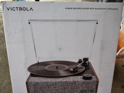 Victrola Eastwood II 3-Speed Bluetooth Record Player Audio-Technica Crack Cover