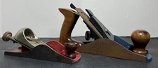 Lot of 2 Vintage Wood Hand Planes Planers 7" Red  & 9" Blue Made in USA No Brand