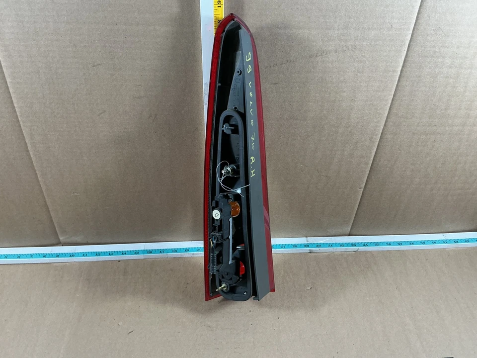 1998-2000 Volvo V70 Rear Right Passenger Side Upper Tail Light 9157802 - Image 4 of 4