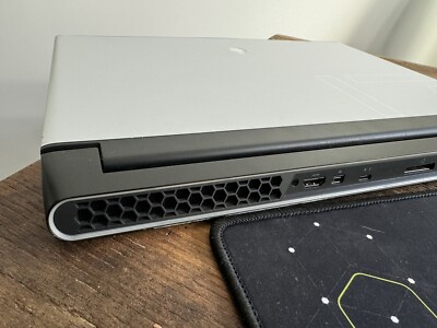 Alienware m17 R3. Intel Core i7-10750H 10th Gen. 16BG RAM. 1TB