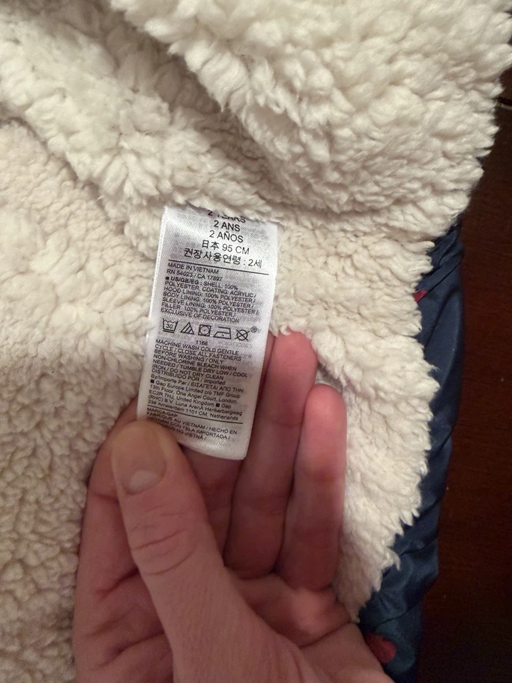 GAP Toddler Girls Puffer Jacket Size 2 Warm Lined Winter Coat Navy Hearts - Image 4 of 4