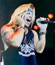 VINCE NEIL AUTOGRAPHED SIGNED MOTLEY CRUE 8X10 PHOTO