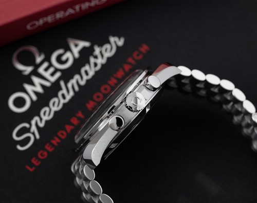 Omega Speedmaster Moonwatch Hesalite 42mm 310.30.42.50.01.001 NEW 2025 - Picture 6 of 9