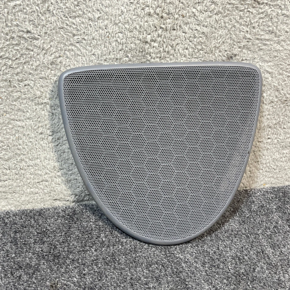 Оригинальная сетка для крышки сабвуфера 06–09 Pontiac Solstice Saturn Sky Behind - Изображение 2 из 4