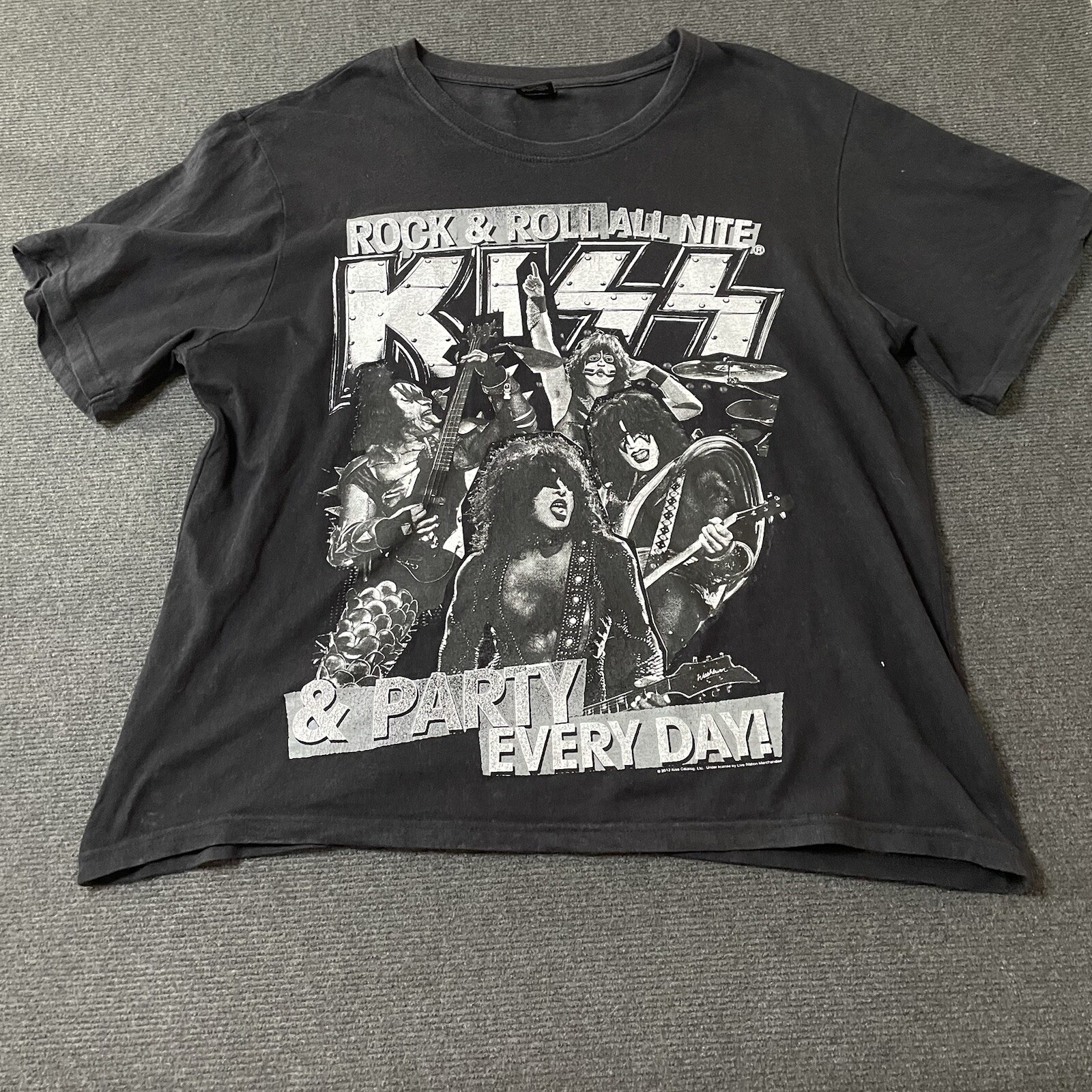 KISS Rock Band Mens Black Cotton Tshirt Sz XL Short Sleeve Crew Neck 2012-image
