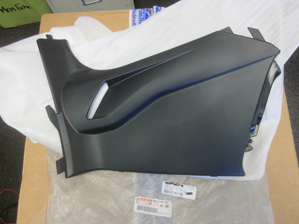 NOS Yamaha Right Side Cover #2 2002-2003 YFM660 Grizzly 5KM-21721