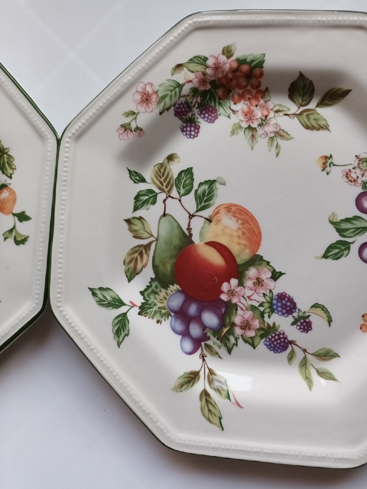 Johnson Bros Fresh Fruit octagonal shape dinner plates X 2 10" diameter