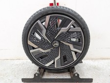SKODA KAROQ ALLOY WHEEL & TYRE 4.19MM 225/40/R19 19" ET45 57A601025AF 2023