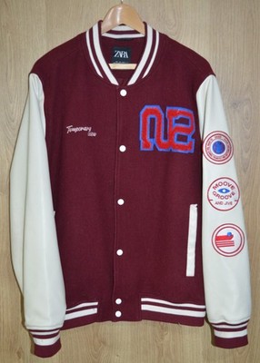 Zara Varsity Bomberjacke weinrot und weiß bestickt Herren großer Druckknopfverschluss