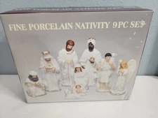 Galleria Nativity Set 9 Piece Porcelain Gold Trim