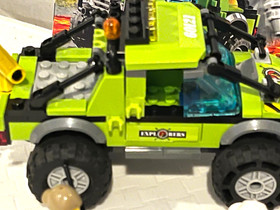LEGO City: Volcano Exploration Truck 60121 with Minifigures & Instructions