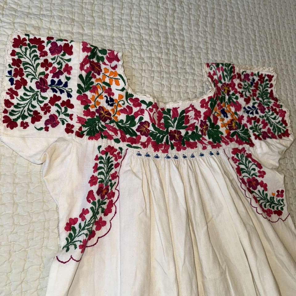 Vestido Vintage Hecho a Mano Lino Natural Floral Bordado con Dobladillo de Encaje (S-M) Foto 3 de 4