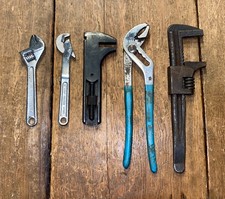 VINTAGE ADJUSTABLE SPANNERS WRENCHES JOBLOT OF 5 COLLECTABLE MECHANICS OLD TOOLS