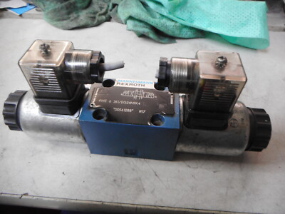 REXROTH BOSCH -- 00561288 -- DIRECTIONAL VALVE 24VDC -- 4WE6J61/EG24N9K4