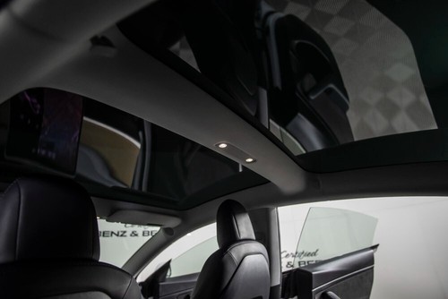 2018 Tesla Model 3 - Picture 24 of 40