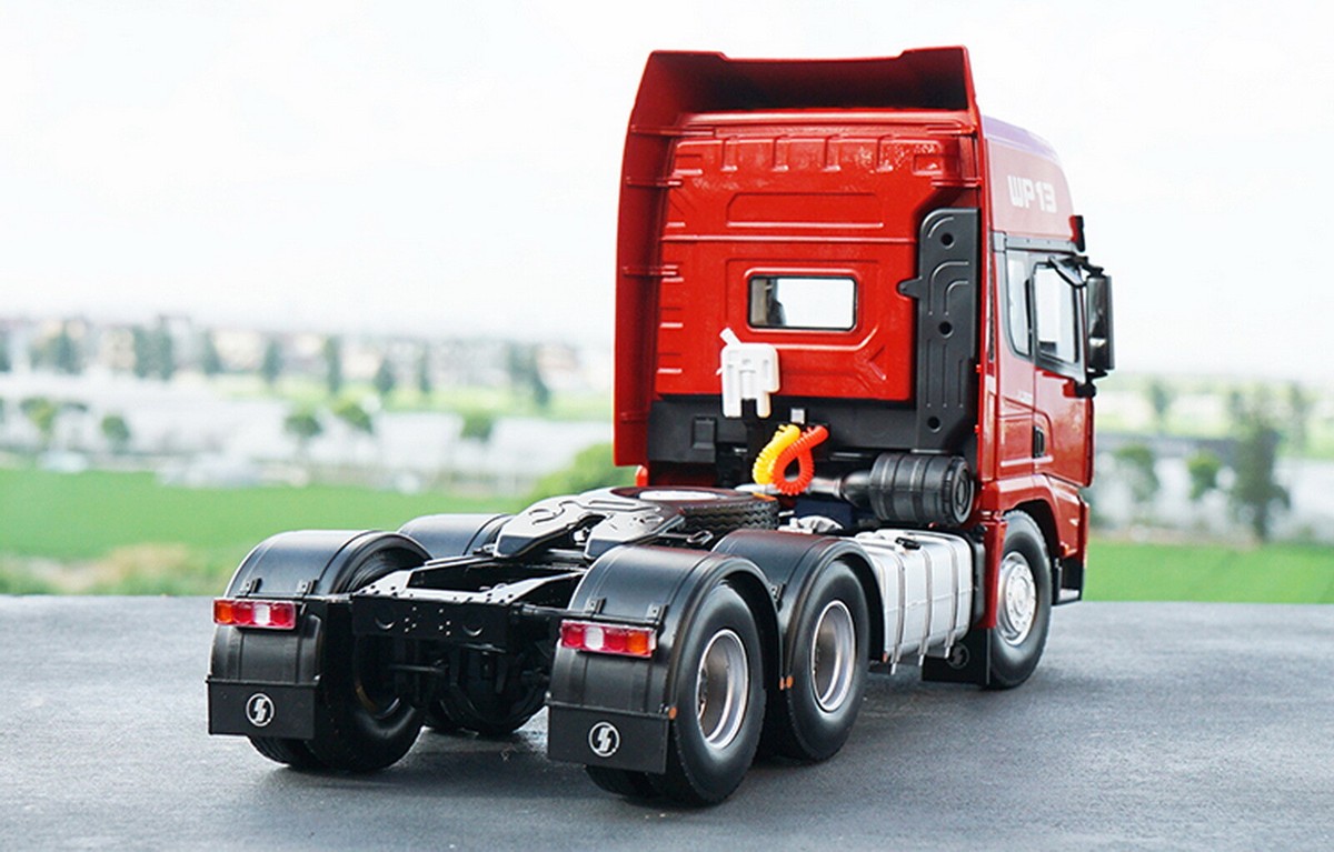 1/24 Scale Shacman Delong X3000 WP13 Truck Red Diecast Car Model