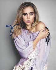 SEXY MODEL ACTRESS SUKI WATERHOUSE SIGNED 8X10 PHOTO COA ASSASSINATION NATION
