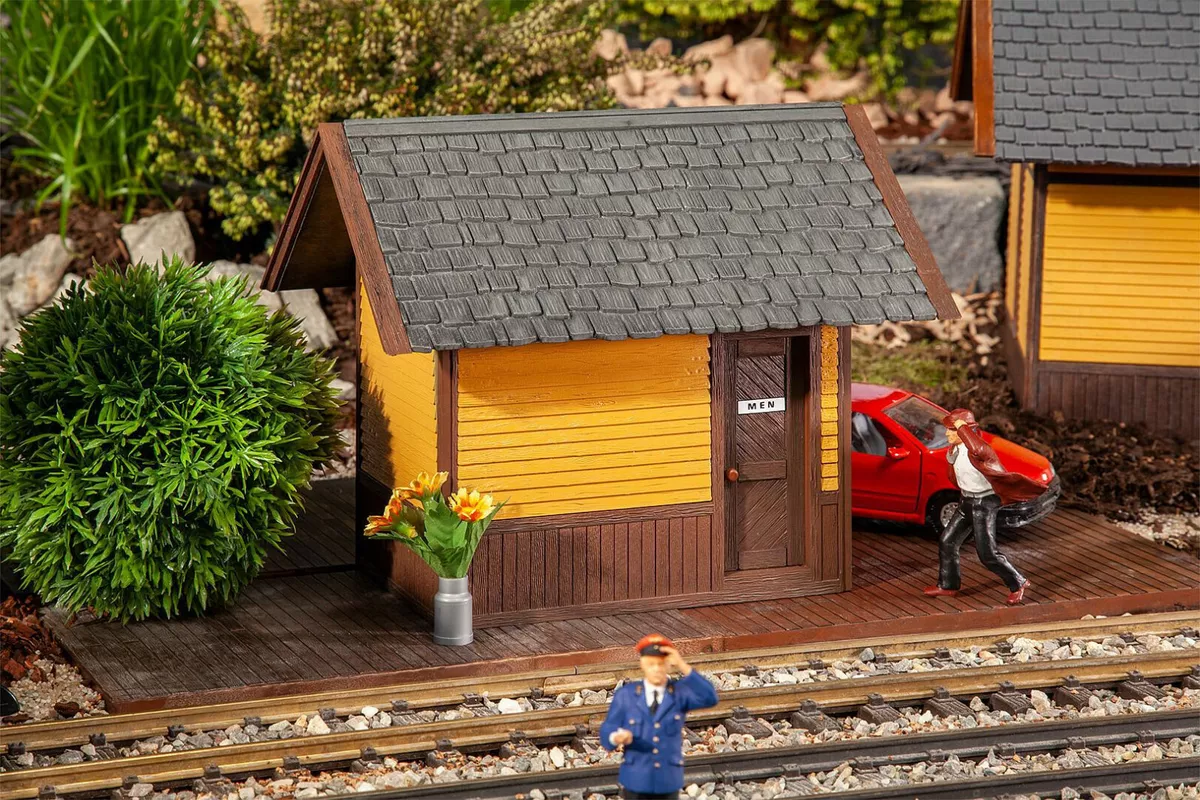 330885 Pola G scale Kit of Silverton Restroom shed NEW eBay