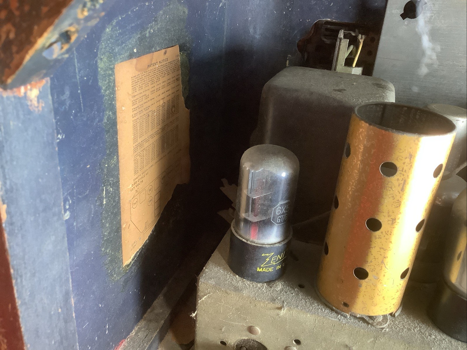 1942 ZENITH RADIO WOOD Model 7S633R Black Dial SW BC Multi Bands Automatic Solid