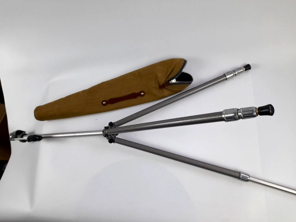 Excellent  Soviet tripod  ФШ-3 to the camera FSHU-3 Folding Tripod with case - Image 2 of 4