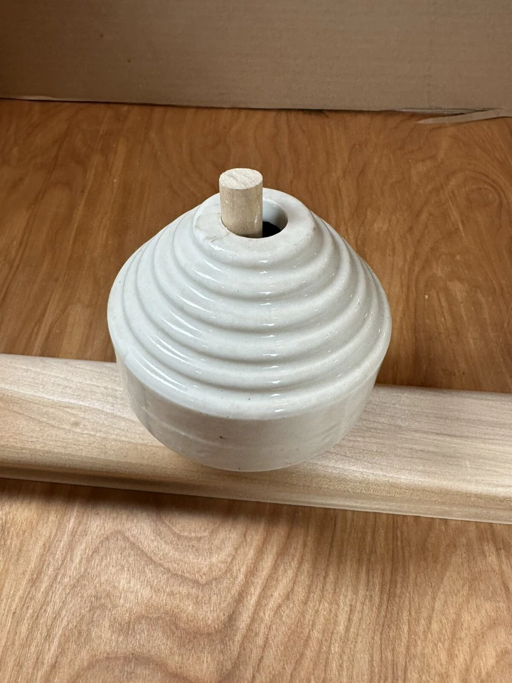 Antigua bola de varilla de iluminación colmena escalera cerámica blanca Foto 2 de 4