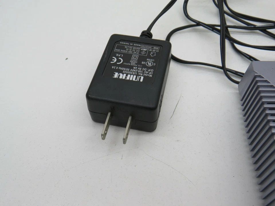 Hawking PS12U Internet Print Server 3-Port, 2x USB, 1x Parallel - Image 3 of 4