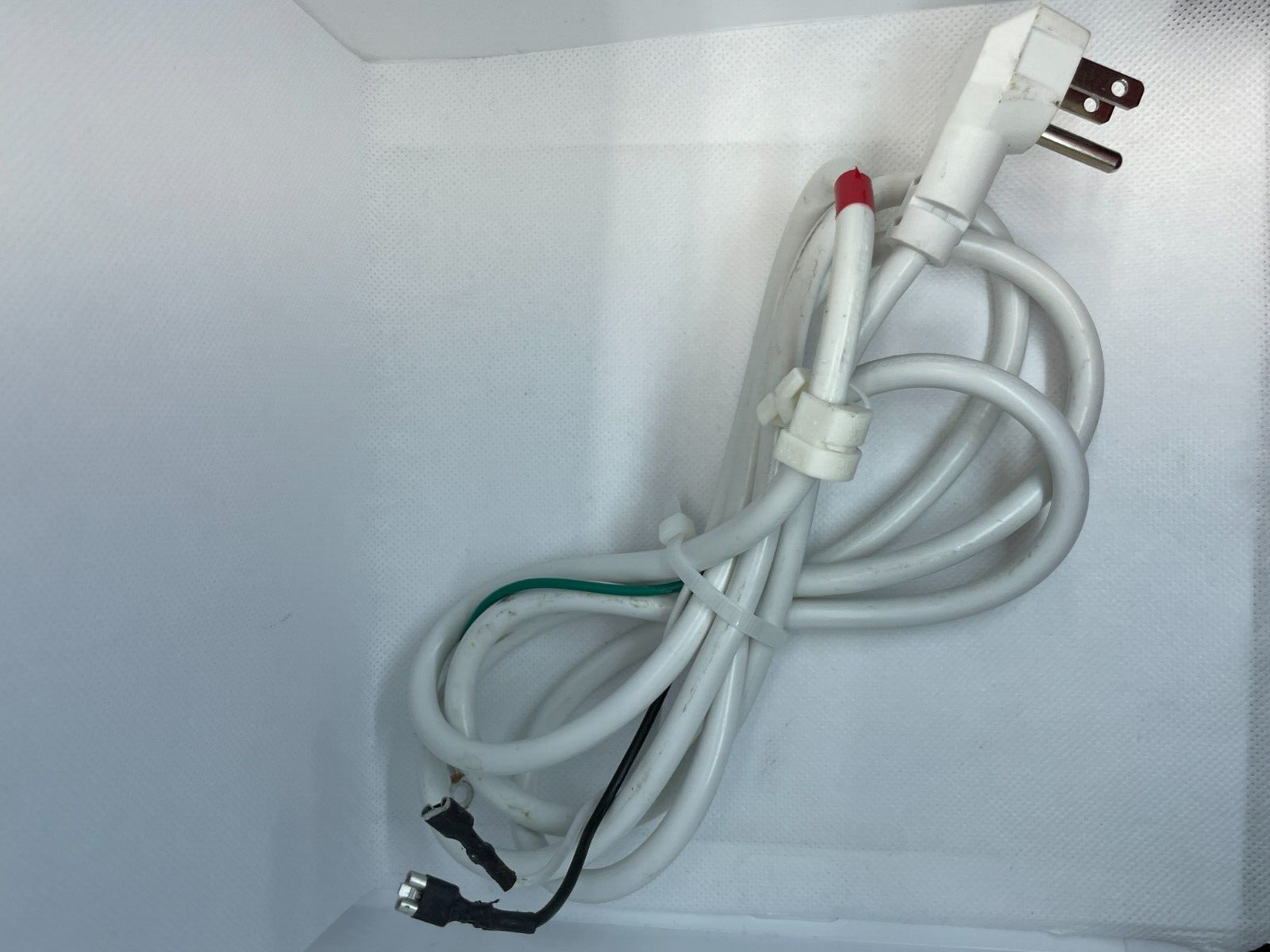 Insignia Portable Ice Maker Part Power Cord 6' White Model NS-IMP26SL0/ RD2/ WH2-image