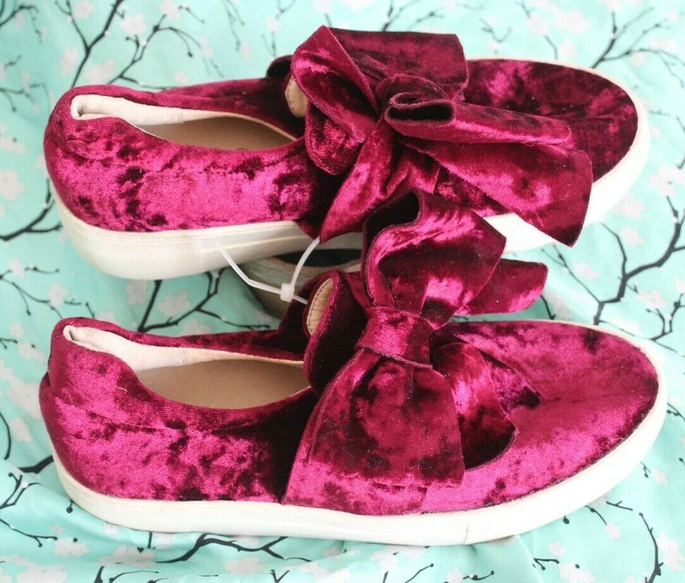 J Slides Womens Velvet Platform Sneaker with Bow - Burgundy Size US 6 NWOB - Изображение 3 из 4