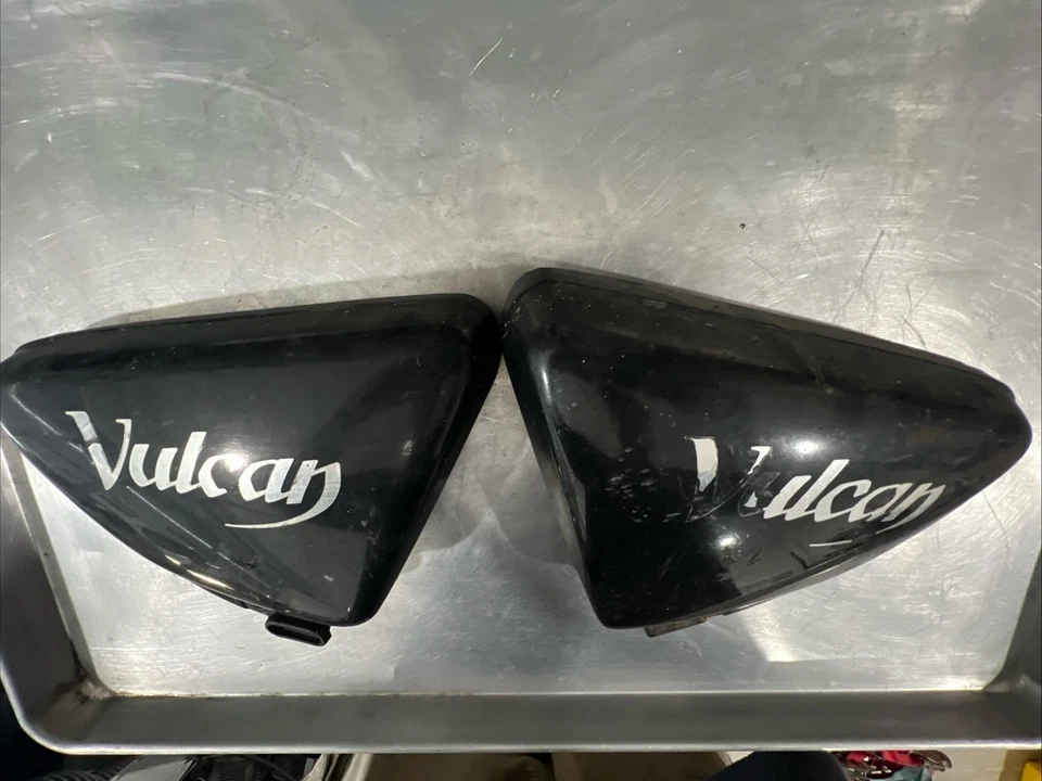 1985 KAWASAKI VN700A VN VULCAN 700 SIDE PANELS COVERS - NO CRACKS OR RPEAIRS - Image 2 of 4