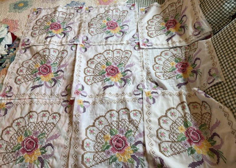 Hand Embroidered Quilt Blocks Set 18 - 15x15" Bright Multi-Color Fan w/Bouquet