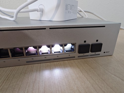 Ubiquiti UniFi 16-Port Pro Max 16 Switch (USW-Pro-Max-16), NON POE, 2.5GBE, SFP+ - Bild 3 von 4