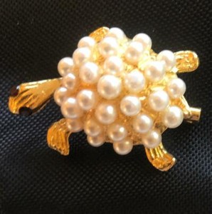 Authentic VINTAGE GOLD PLATED TERRAPIN TORTOISE BROOCH FAUX SEED PEARLS