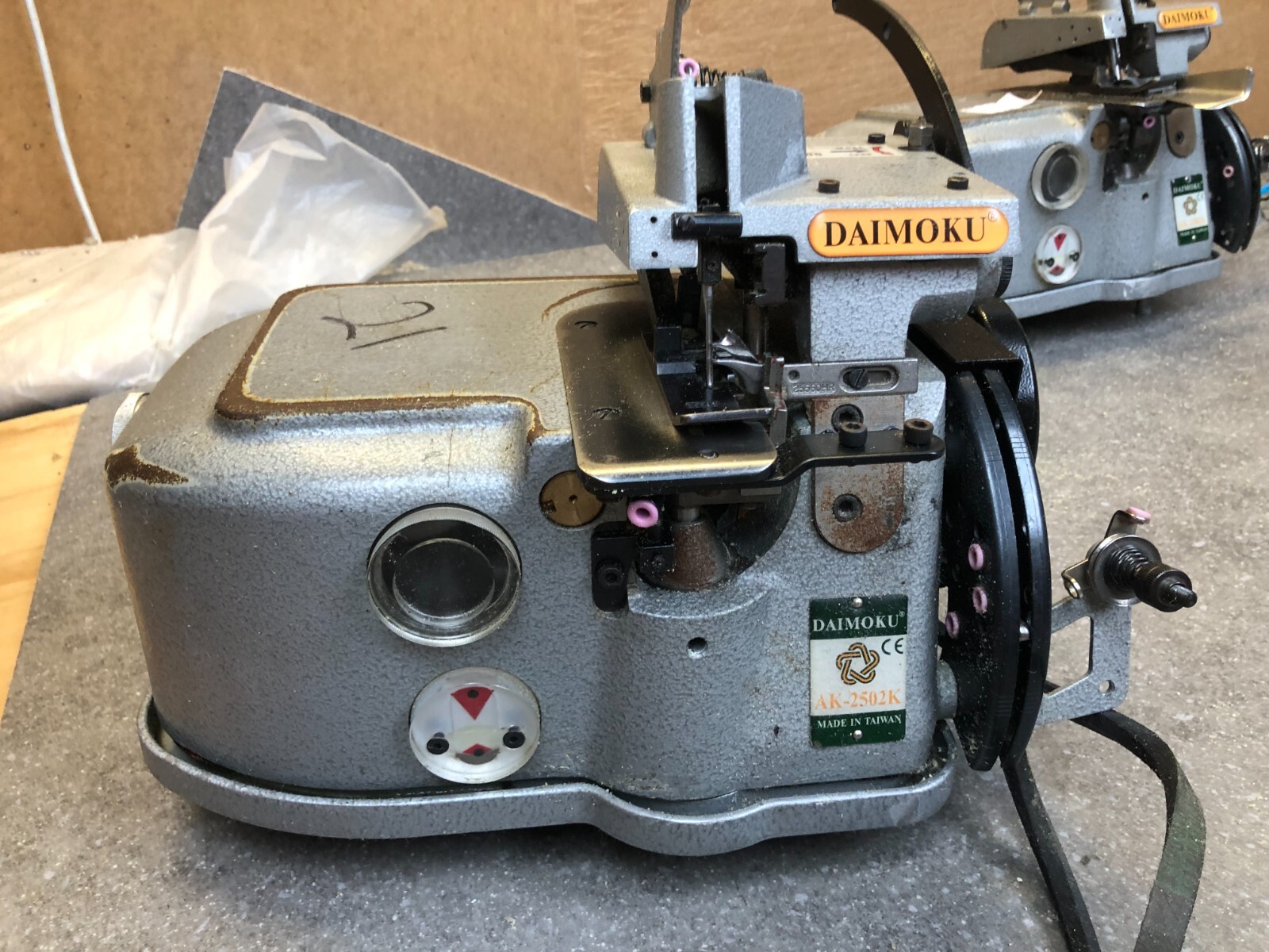 CARPET WHIPPING MACHINE BINDING 2 THREAD USED CARPET OVERLOCKING