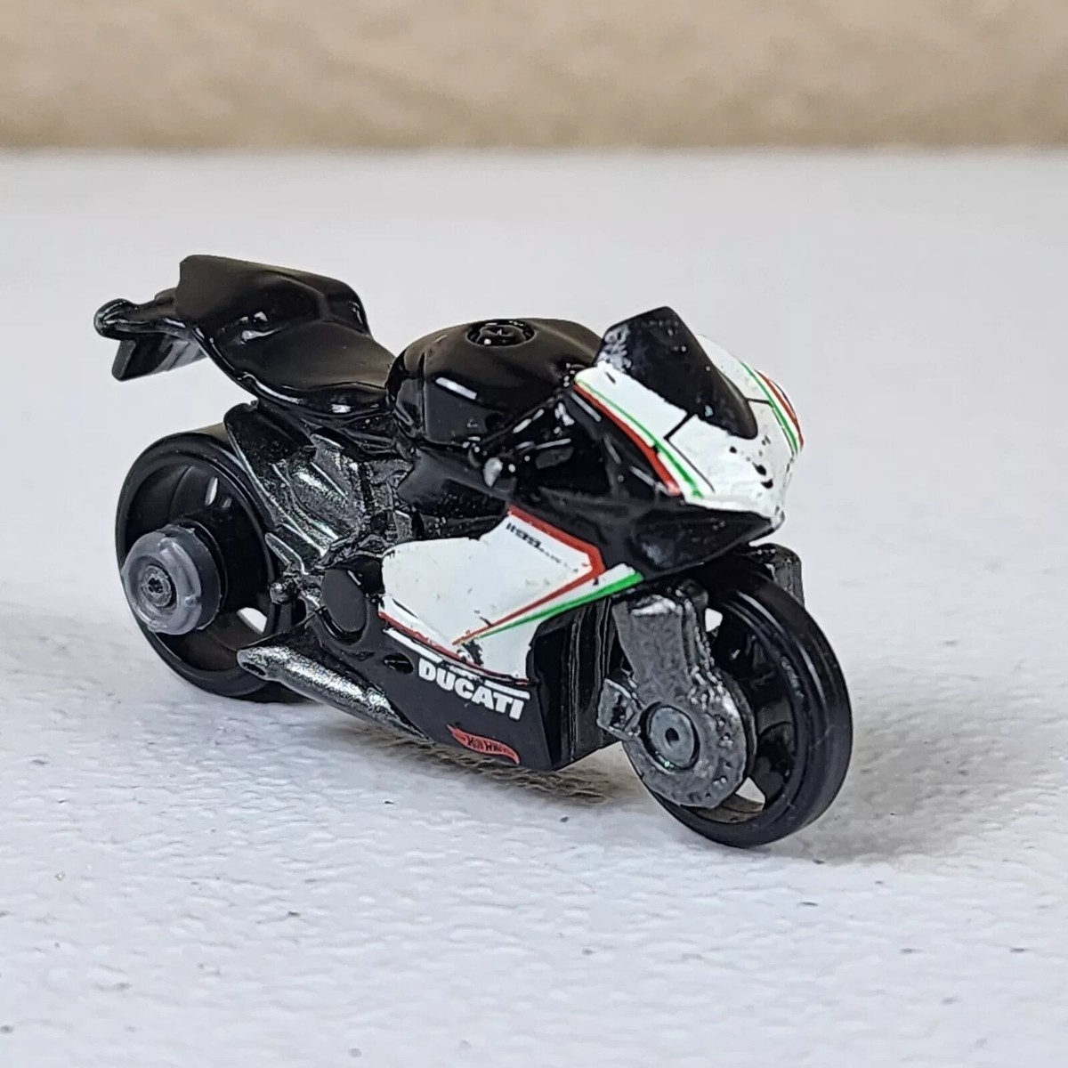 2015 Hot Wheels Ducati 1199 Panigale Motorcycle HW Moto #3/5 Black  (#187/365)