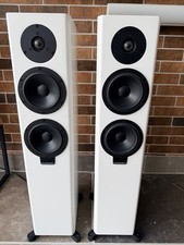 Dynaudio Xeo 30 Active Floorstanding Speakers - White - Preowned