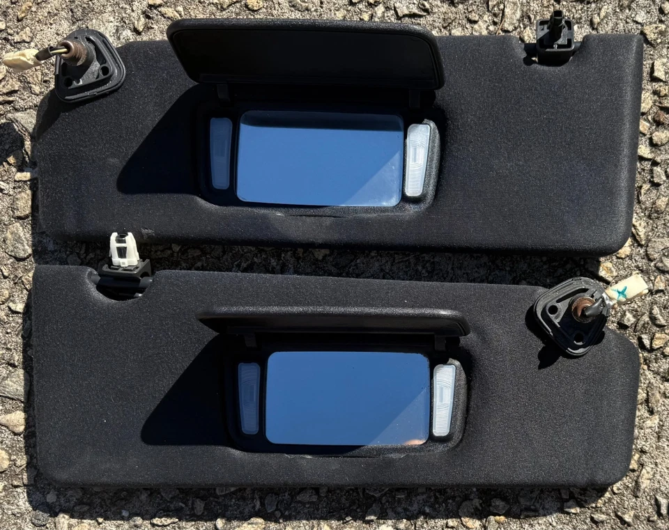 Parasoles iluminados de tela negros para conductor y pasajero Toyota Solara 2004-08 OEM Foto 2 de 3