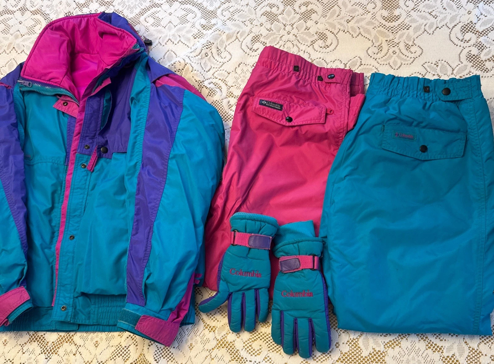 90’s Vintage Columbia Ski Jacket Criterion (L) 2 Pairs Snow Pants (M) Gloves