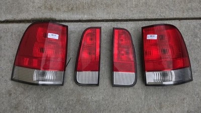 2003-2005 Lincoln Aviator Rear LEFT RIGHT COMPLETE SET TAIL LIGHTS