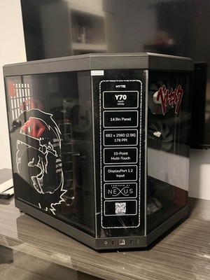 BERSERK PC CASE  HYTE Y70 TOUCH INFINITE COSTUM DESIGN