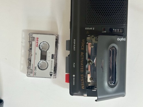 Sanyo TRC560M Microcassette Tape Recorder 2 Speeds, Working,Excellent condition - Picture 12 of 13