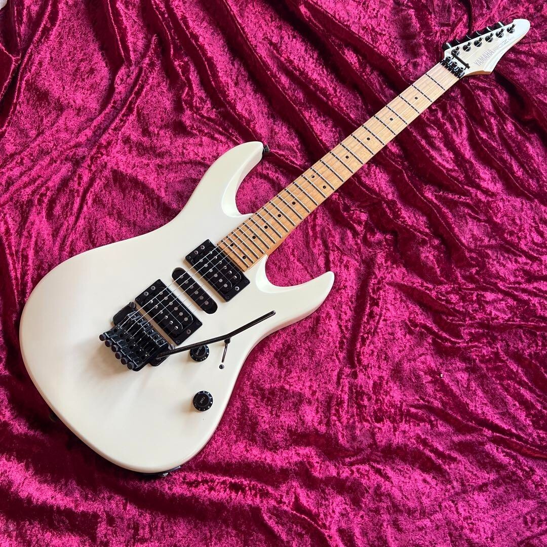 YAMAHA RGZ-III White Electric Guitar - 90s Vintage Japan-Made