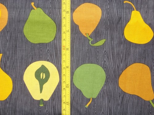 METRO MARKET, Iota for Robert Kaufman, Yellow/Gold/Tan/Green Pears on Gray, BTY - 第 8/10 張圖片