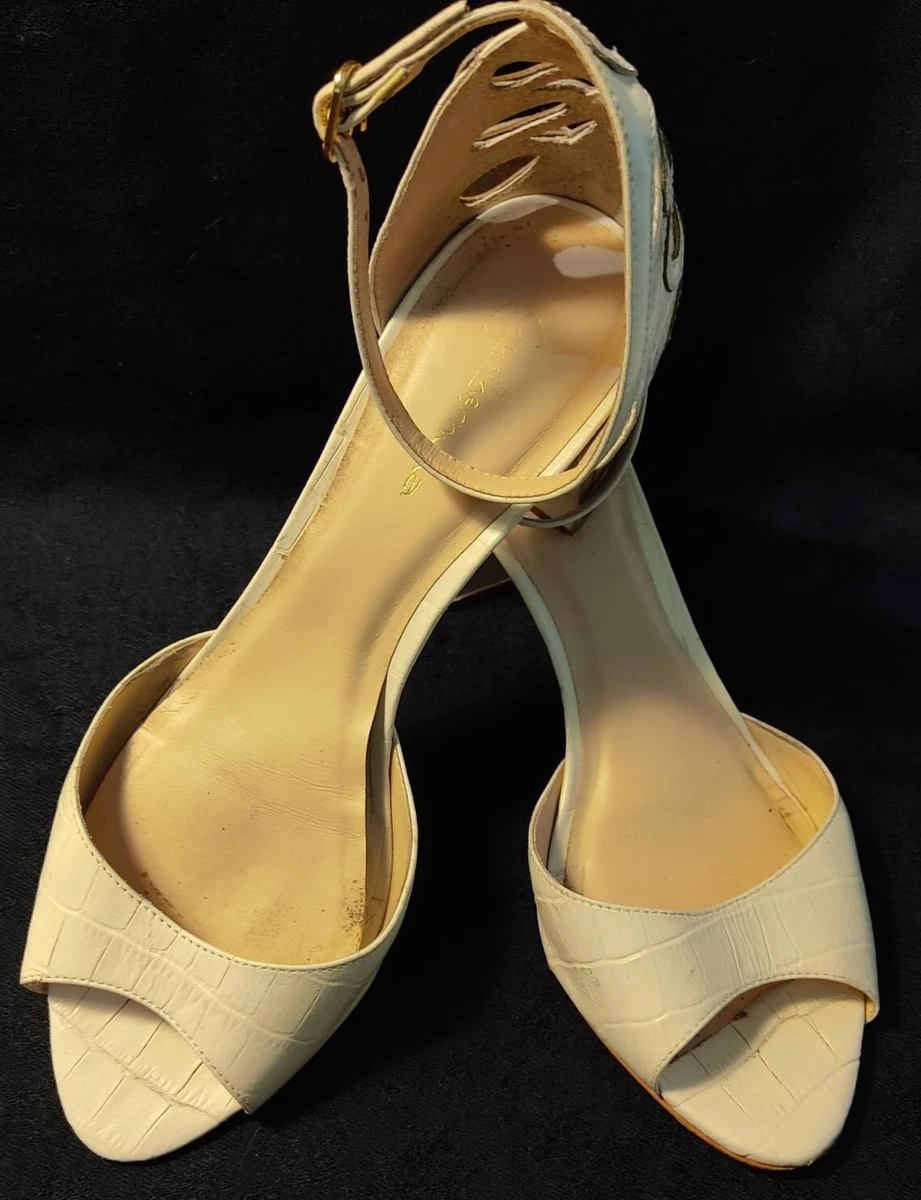 Guilhermina Leather White Tooled Wood Heeled Sandals Sz. 41 Brazil