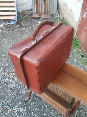 Valigetta da viaggio con scomparti set da toilette pelle anni 50